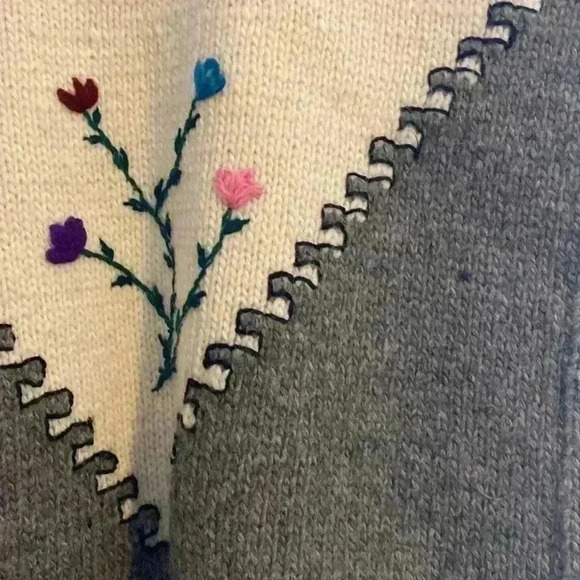 Stunning Wool Vest! - Picture 9 of 11